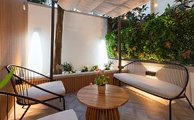 Elegante Appartamento Con Giardino Privato, Jacuzzi Nel Cuore Di Firenze